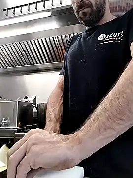 hotmen83 online show from October 8, 2025, 8:01 am