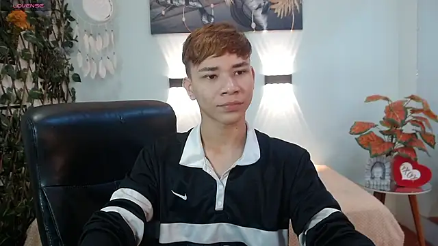 Snapshot of nathanclay chatting on December 21, 2025, 3:57 am nathanclay online show from December 21, 2025, 3:57 am