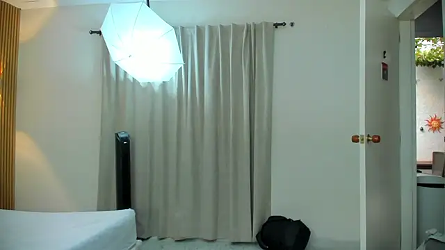 lilyth adam online show from November 7, 2025, 7:36 pm