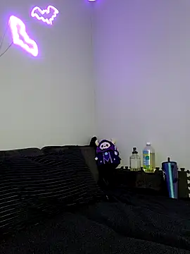 Snapshot of HarleyDemon666 chatting on November 16, 2025, 11:43 pm HarleyDemon666 online show from November 16, 2025, 11:43 pm