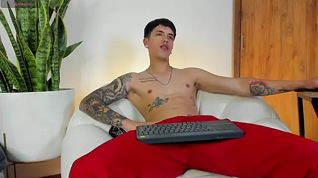 Snapshot of sebas__w01 chatting on November 18, 2025, 1:55 am sebas w01 online show from November 18, 2025, 1:55 am