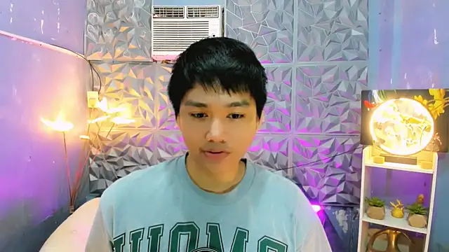 Snapshot of Mister_officer69 chatting on February 6, 2026, 9:23 am Mister officer69 online show from February 6, 2026, 9:23 am