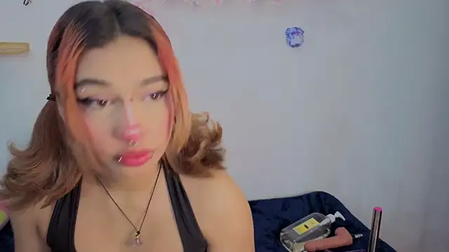 Snapshot of zoelight18 chatting on November 2, 2025, 9:22 am zoelight18 online show from November 2, 2025, 9:22 am