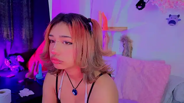 Snapshot of zoelight18 chatting on November 23, 2025, 4:07 pm zoelight18 online show from November 23, 2025, 4:07 pm