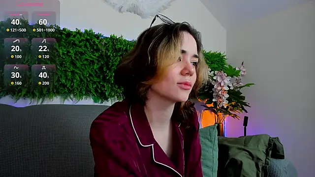 Snapshot of Sunny_Teaze chatting on November 2, 2025, 7:33 am Sunny Teaze online show from November 2, 2025, 7:33 am