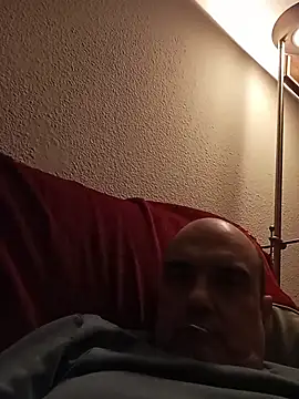 Snapshot of geli45 chatting on January 5, 2026, 10:24 pm geli45 online show from January 5, 2026, 10:24 pm