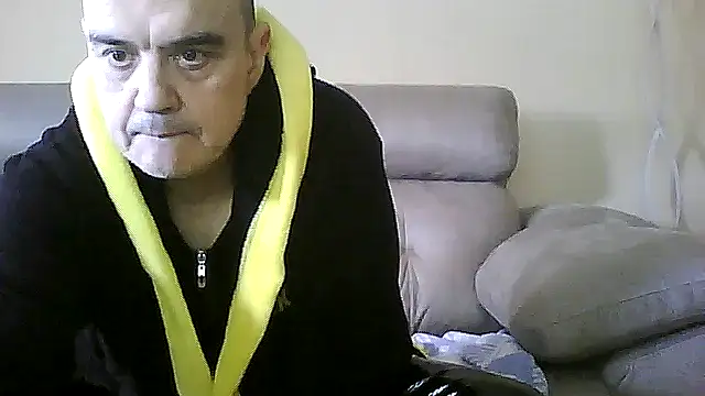 Snapshot of geli45 chatting on March 31, 2026, 10:26 am geli45 online show from March 31, 2026, 10:26 am