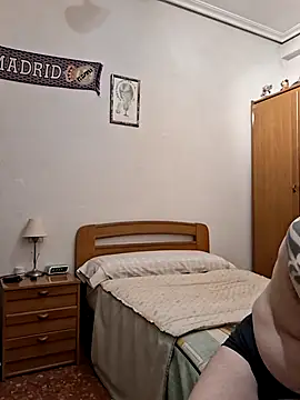 Snapshot of geli45 chatting on April 5, 2026, 9:34 pm geli45 online show from April 5, 2026, 9:34 pm