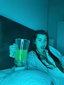 AlitaNova online show from November 2, 2025, 8:55 pm