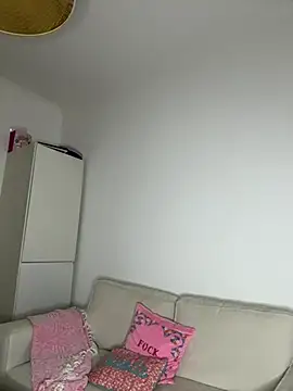 AlitaNova online show from December 1, 2025, 8:47 pm