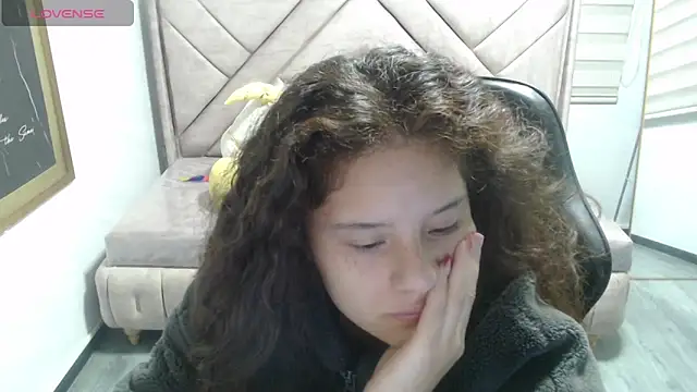 Snapshot of Velvet_Moon_V chatting on January 15, 2026, 1:05 pm Velvet Moon V online show from January 15, 2026, 1:05 pm