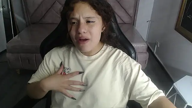 Snapshot of Velvet_Moon_V chatting on February 9, 2026, 8:13 pm Velvet Moon V online show from February 9, 2026, 8:13 pm