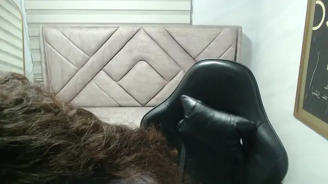 Snapshot of Velvet_Moon_V chatting on February 10, 2026, 8:24 pm Velvet Moon V online show from February 10, 2026, 8:24 pm