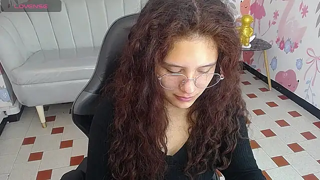 Snapshot of Velvet_Moon_V chatting on February 14, 2026, 1:19 pm Velvet Moon V online show from February 14, 2026, 1:19 pm