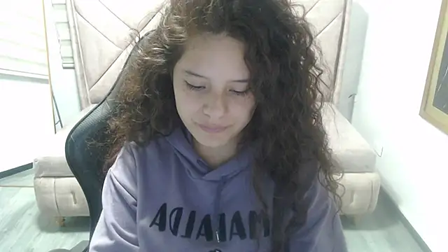 Snapshot of Velvet_Moon_V chatting on February 19, 2026, 7:43 pm Velvet Moon V online show from February 19, 2026, 7:43 pm