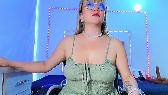 Snapshot of naomi_diamond_ chatting on May 21, 2026, 11:28 am naomi diamond online show from May 21, 2026, 11:28 am