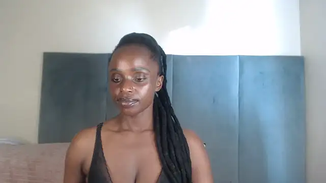 Snapshot of Jah-Queen chatting on October 15, 2025, 4:45 am Jah-Queen online show from October 15, 2025, 4:45 am