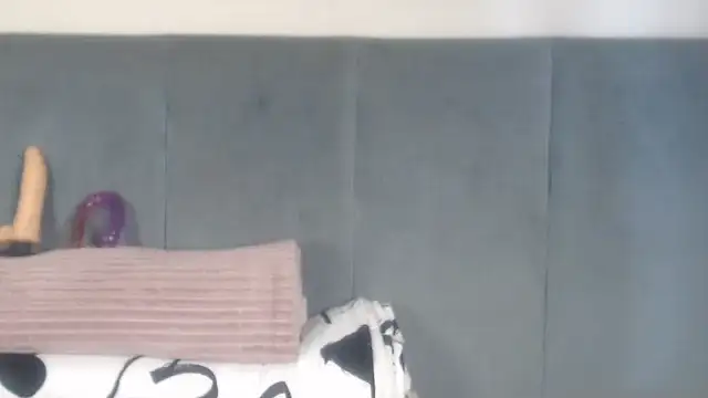 Snapshot of Jah-Queen chatting on November 17, 2025, 1:06 pm Jah-Queen online show from November 17, 2025, 1:06 pm