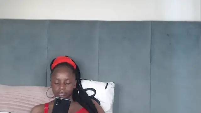 Snapshot of Jah-Queen chatting on November 28, 2025, 9:01 am Jah-Queen online show from November 28, 2025, 9:01 am