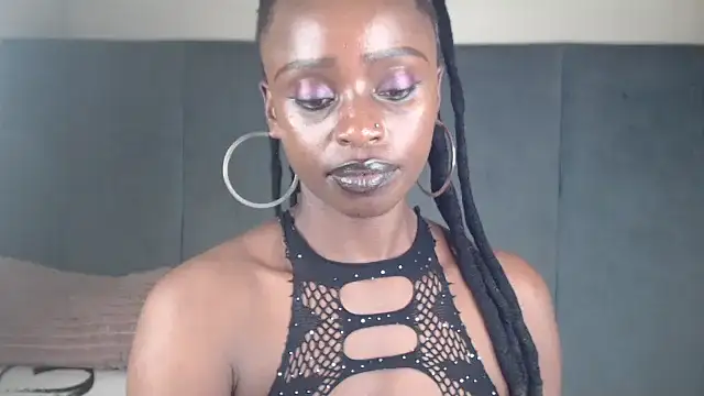 Snapshot of Jah-Queen chatting on November 29, 2025, 10:24 pm Jah-Queen online show from November 29, 2025, 10:24 pm