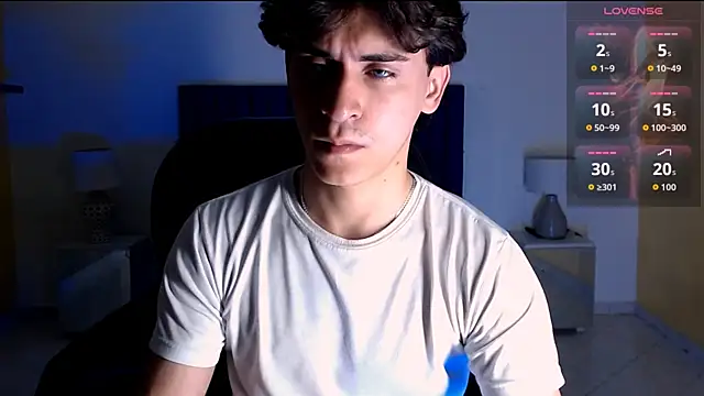 Snapshot of RoberthAlv chatting on March 5, 2026, 1:07 pm RoberthAlv online show from March 5, 2026, 1:07 pm