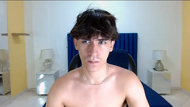 Snapshot of RoberthAlv chatting on March 16, 2026, 12:20 pm RoberthAlv online show from March 16, 2026, 12:20 pm