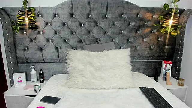 Blushhabex online show from April 15, 2026, 2:13 pm