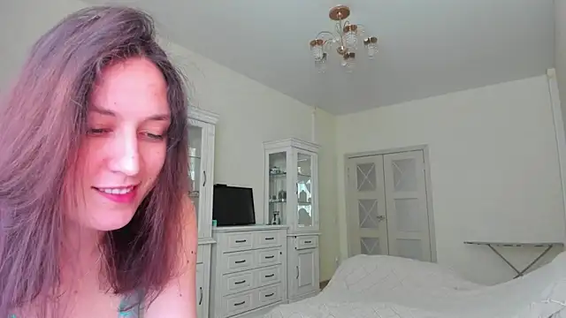 Mary Queeny online show from May 2, 2026, 9:47 am