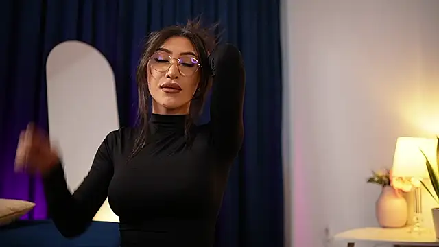  ChloeLee  online show from November 7, 2025, 6:57 am