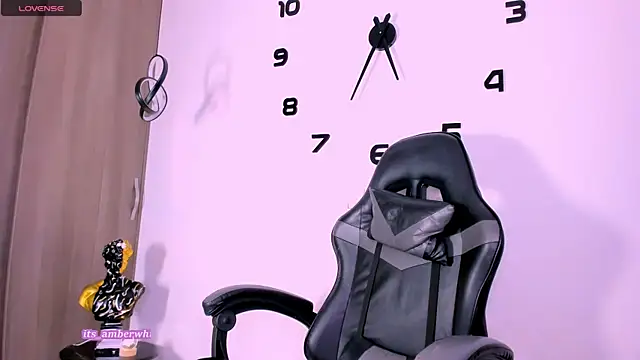  Mia Pink  online show from October 6, 2025, 10:29 pm