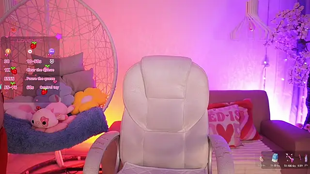 JadeSummerr online show from May 27, 2026, 11:40 am