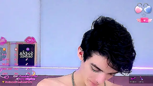 Baby FenixTS online show from December 19, 2025, 7:48 am