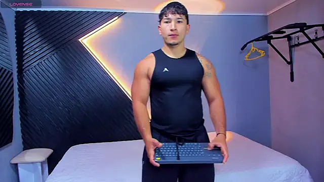 Horny nick18 online show from April 7, 2026, 11:43 am