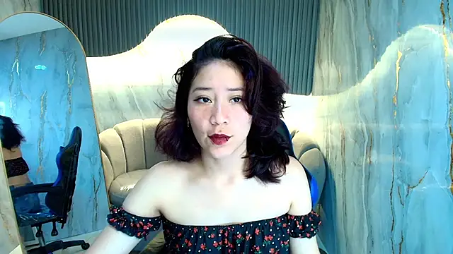 valentina r  online show from November 26, 2025, 3:40 am