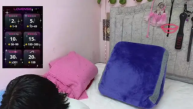 Snapshot of katalinathxandbritney1 chatting on September 19, 2025, 9:15 pm katalinathxandbritney1 online show from September 19, 2025, 9:15 pm