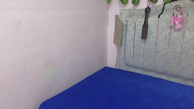 Snapshot of katalinathxandbritney1 chatting on September 26, 2025, 10:14 pm katalinathxandbritney1 online show from September 26, 2025, 10:14 pm