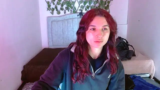 Snapshot of katalinathxandbritney1 chatting on December 17, 2025, 2:28 am katalinathxandbritney1 online show from December 17, 2025, 2:28 am