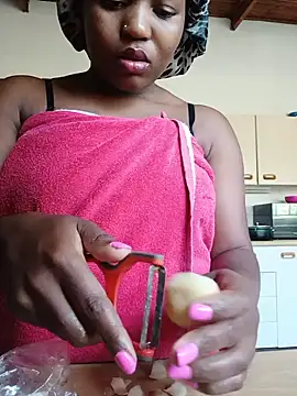 SweetHoney21  online show from July 1, 2026, 12:29 pm