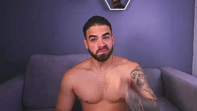 Paul Phoenix online show from November 20, 2025, 7:35 pm