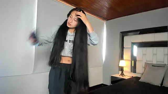 Adhara7 online show from November 19, 2025, 7:58 pm