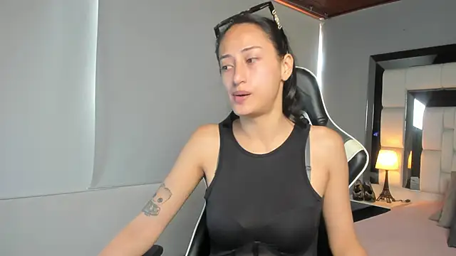 Adhara7 online show from December 15, 2025, 8:24 pm