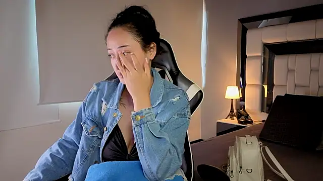 Adhara7 online show from February 7, 2026, 7:50 pm