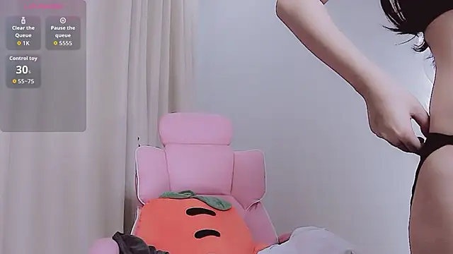 Miu-999 online show from October 13, 2025, 2:11 am