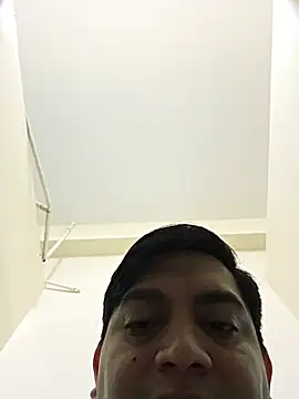 Renatox69 online show from June 18, 2026, 4:46 am