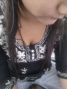 Snapshot of Kavya_Rathore chatting on November 20, 2025, 5:51 am Kavya Rathore online show from November 20, 2025, 5:51 am