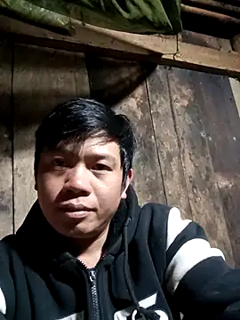 Snapshot of DungLuongg chatting on December 22, 2025, 2:36 pm DungLuongg online show from December 22, 2025, 2:36 pm