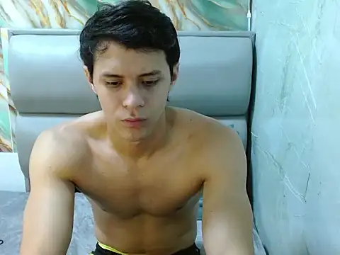 Snapshot of Theknight_Ken chatting on September 17, 2025, 1:24 pm Theknight Ken online show from September 17, 2025, 1:24 pm