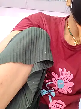 poojam93 online show from November 3, 2025, 3:52 am