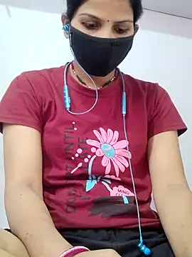 poojam93 online show from November 6, 2025, 2:01 am