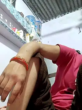 poojam93 online show from November 21, 2025, 3:22 pm